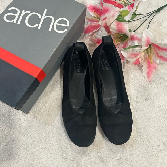 Arche Shoes - Arche Black Suede Ballet Flats